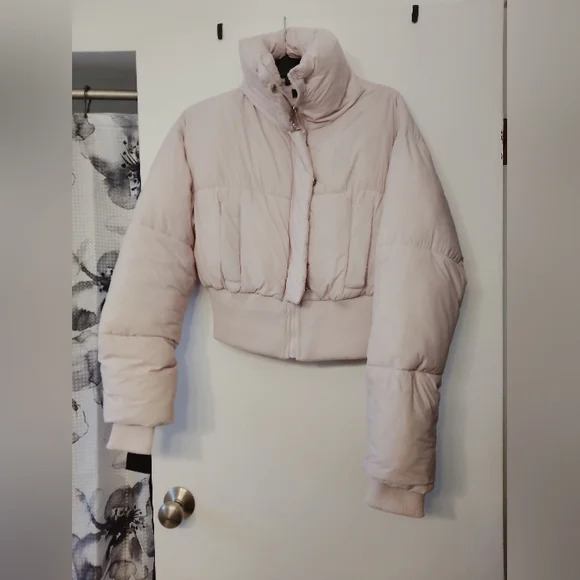 Forever 21 Women's Pink Puffer Jacket - Picture 11 of 11